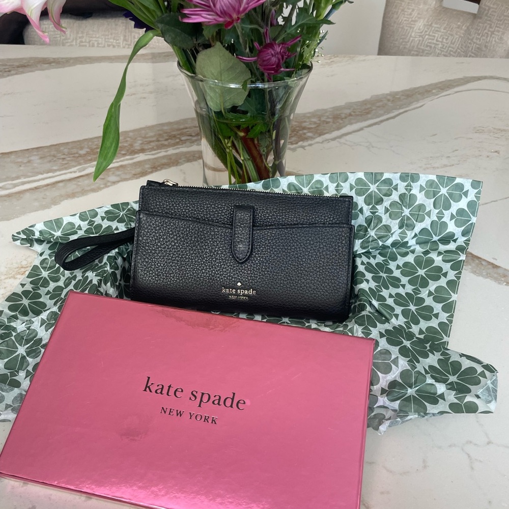 Kate Spade Black Wallet with Smooth Leather Finish